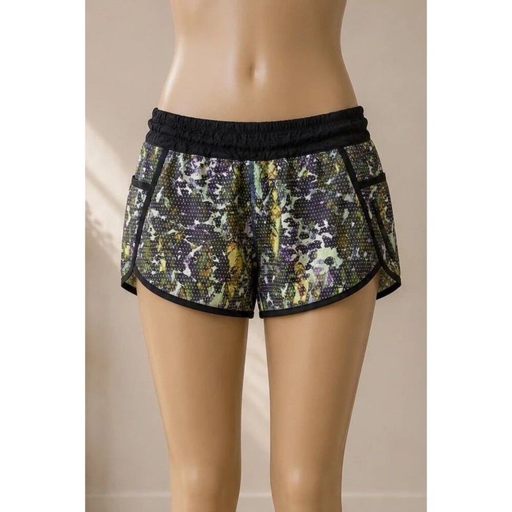 Lululemon Tracker Short III 4-Way Stretch Floral Running Shorts Size 6